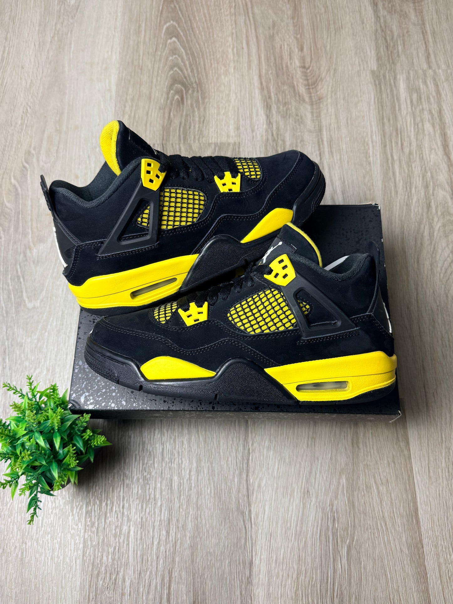 Air Jordan 4 Retro “Yellow Thunder” - Pre Loved ❤️