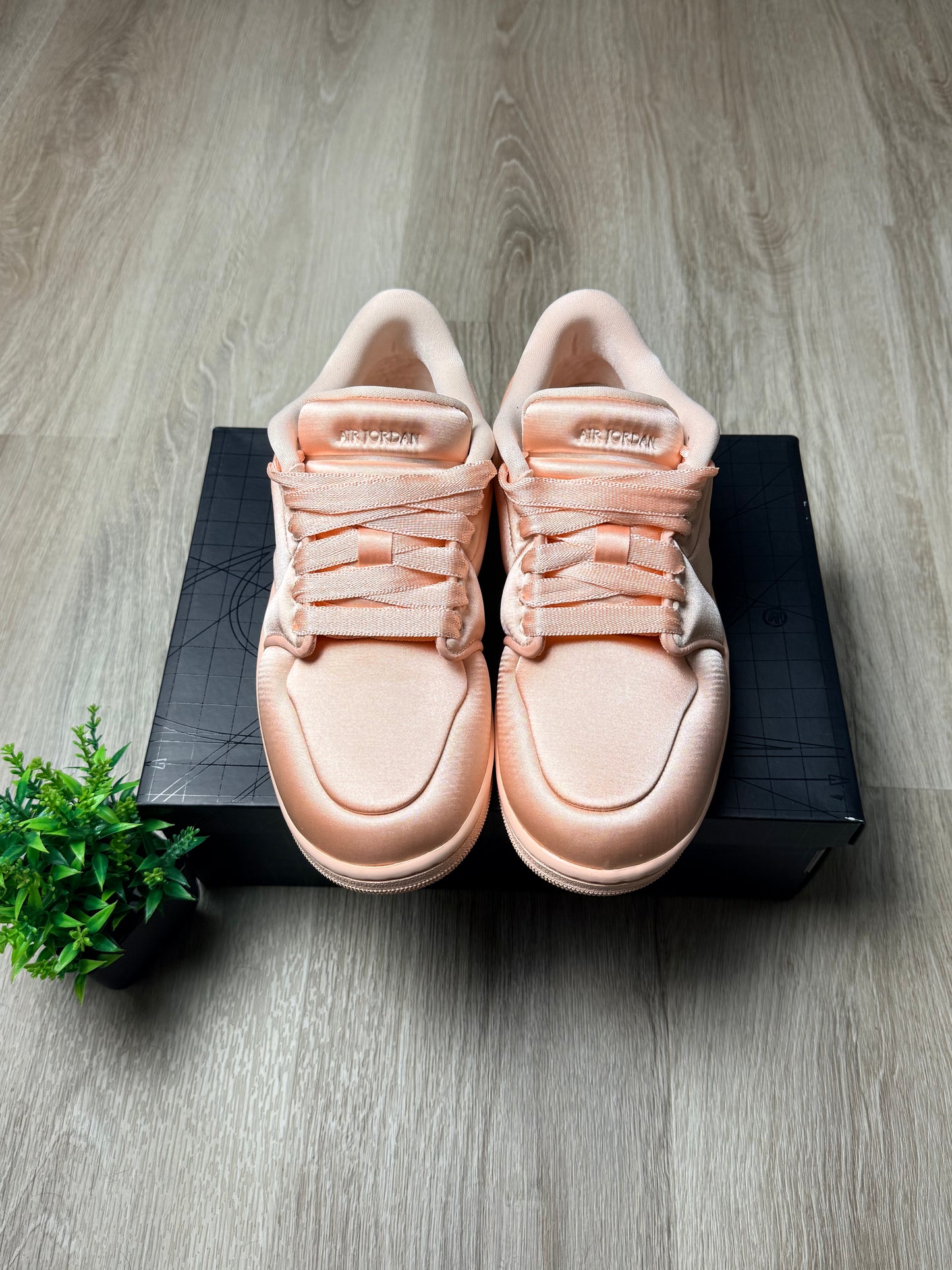Air Jordan 1 Low Method of Make Satin Pink