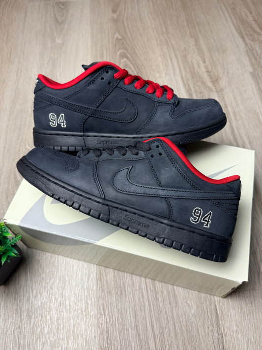 Supreme x Nike SB Dunk Low 94 - Pre Loved ❤️