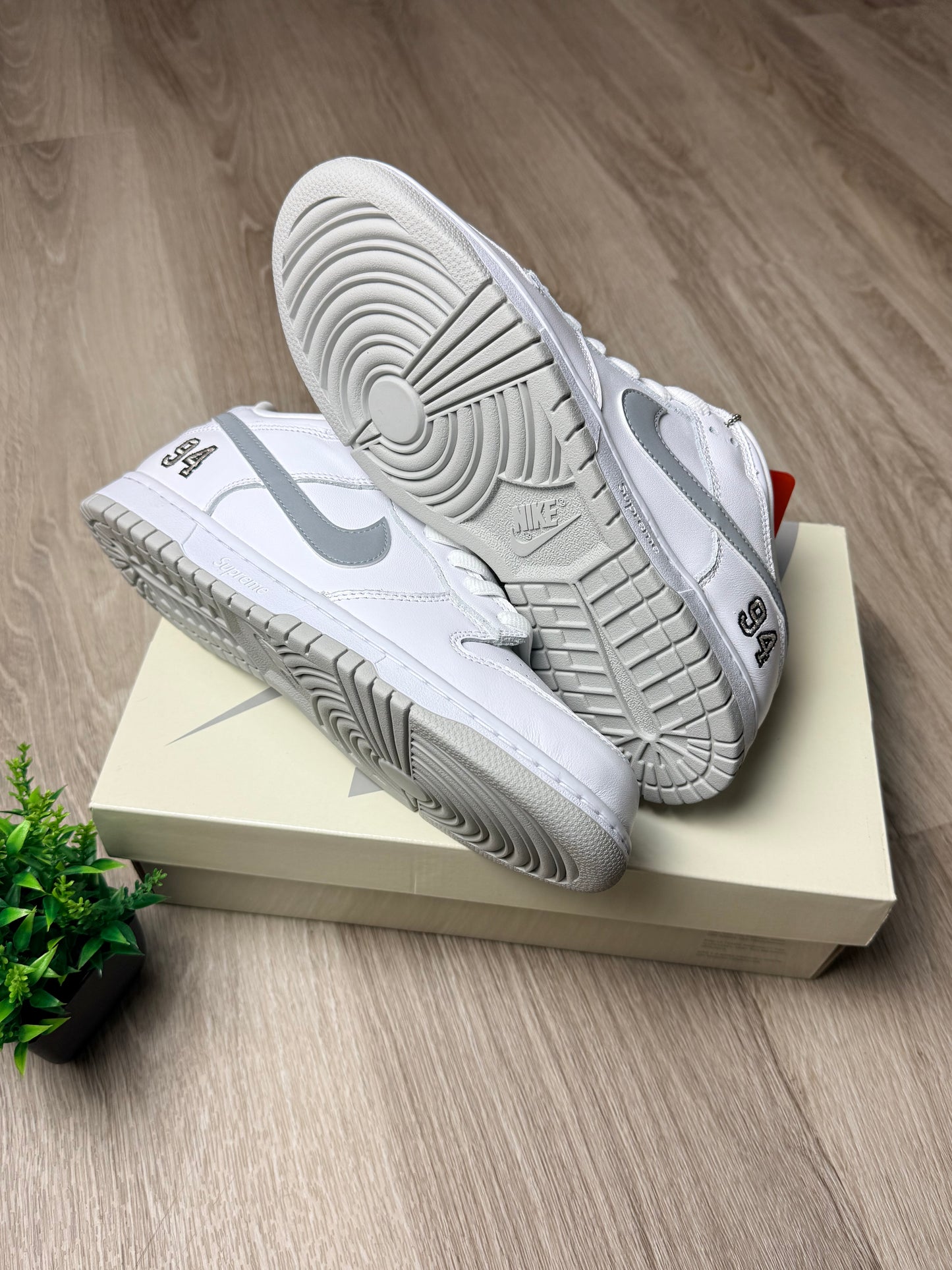 Supreme x Nike SB Dunk Low 94