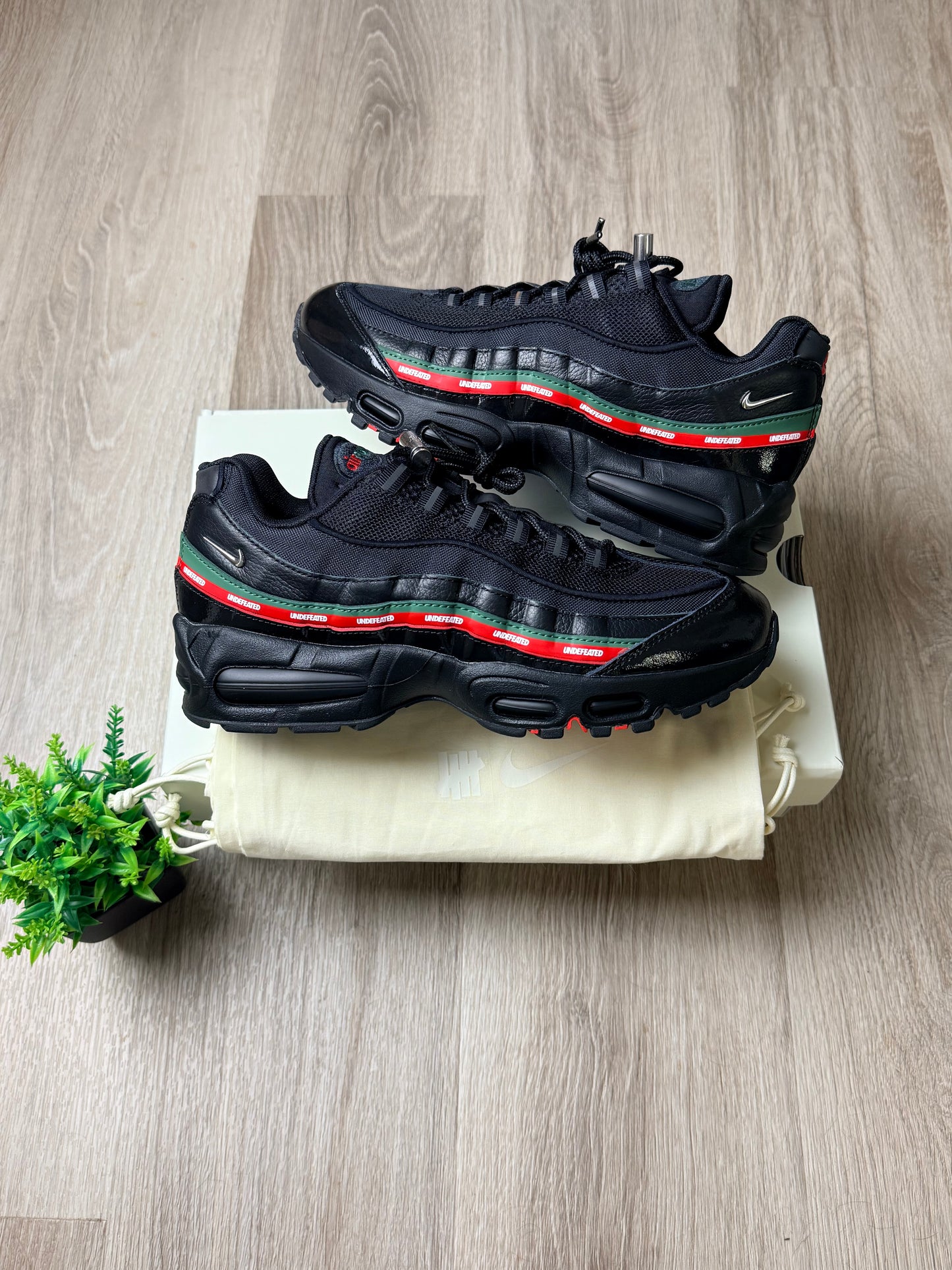 Nike x Undefeated Air Max 95 - Black