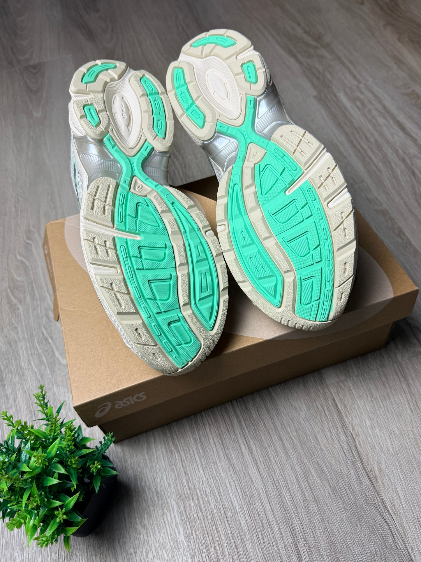 Asics Gel-1130 Pale Oak/ Menthol