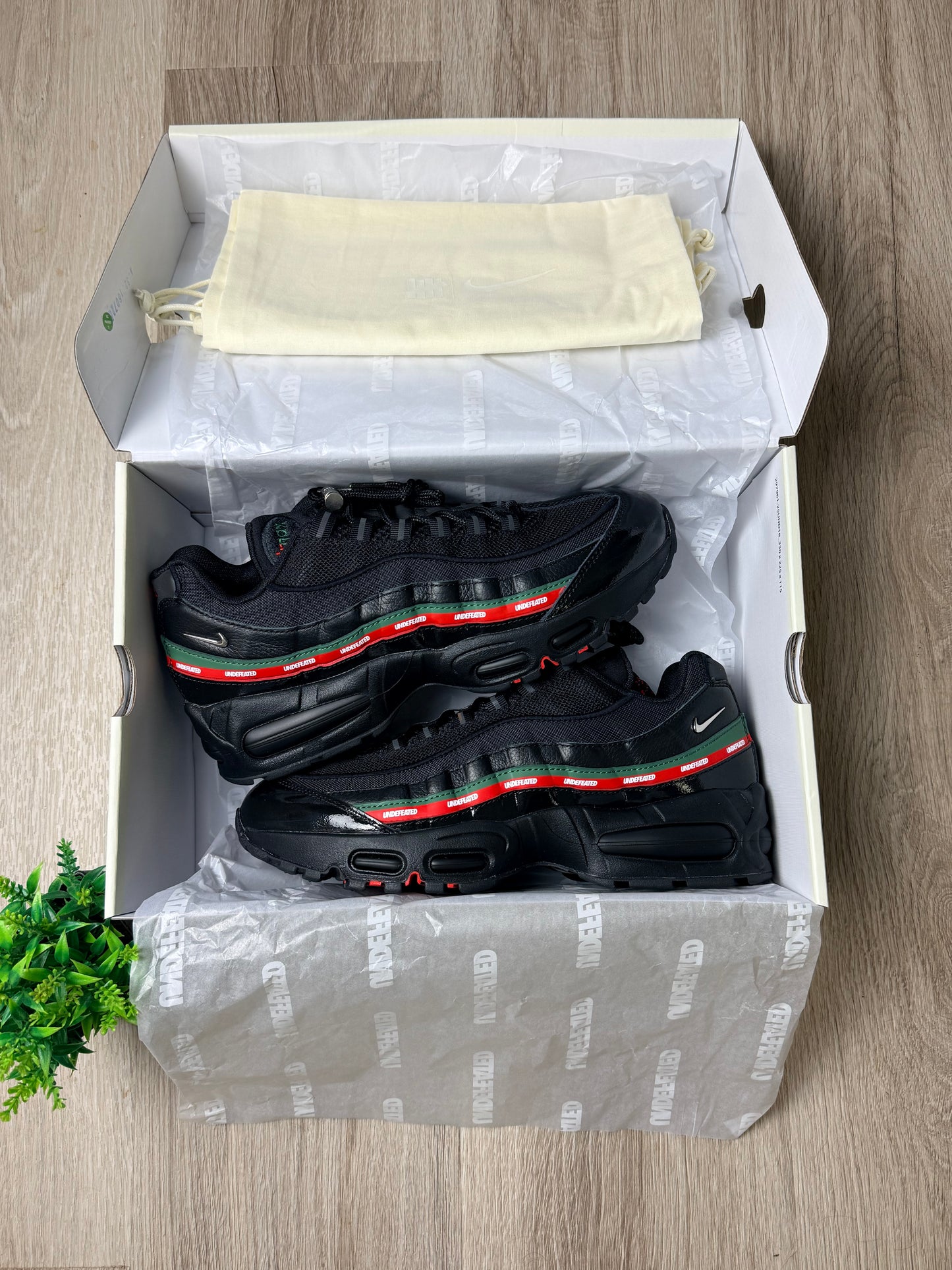 Nike x Undefeated Air Max 95 - Black