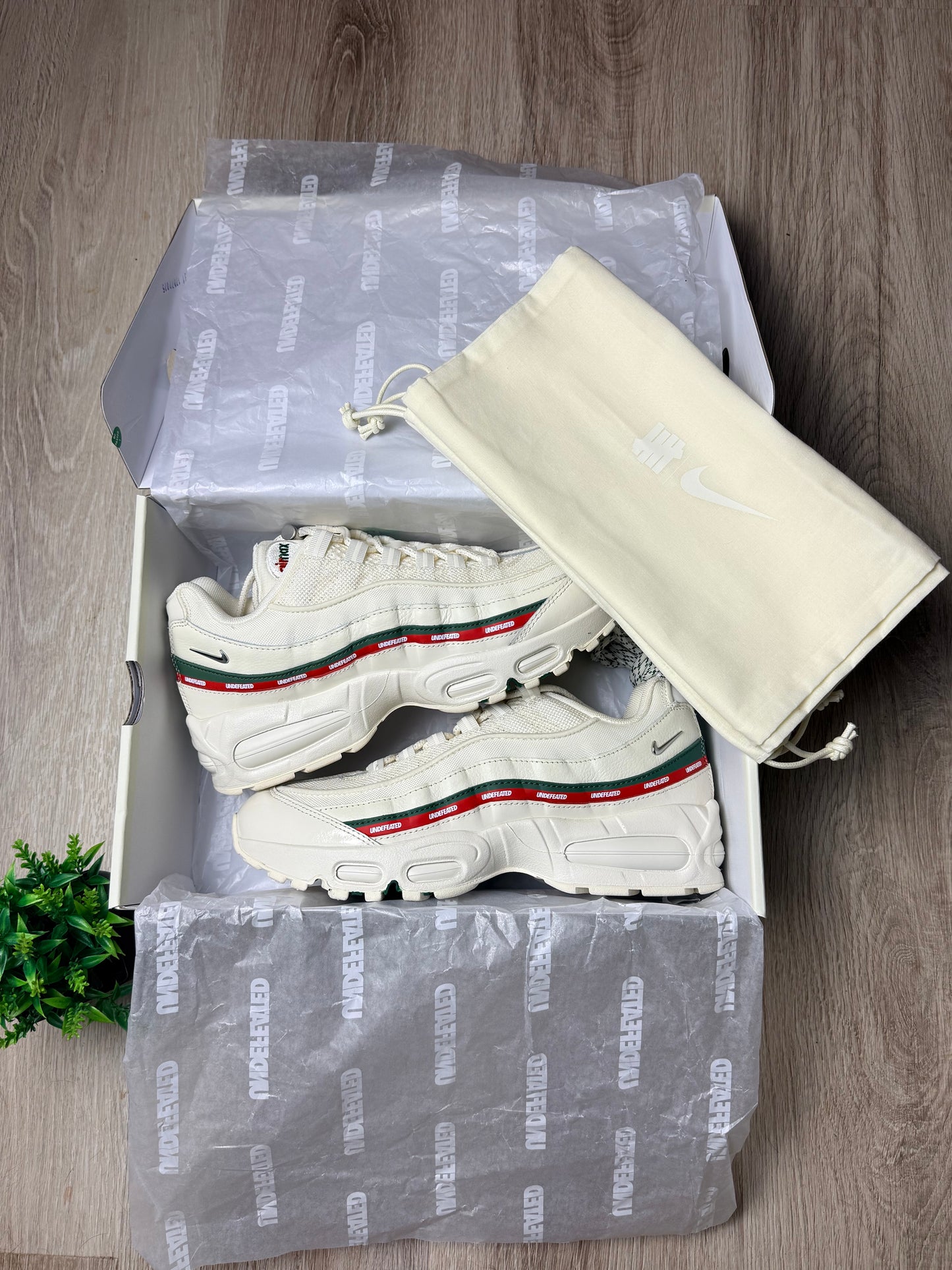 Nike x Undefeated Air Max 95 - White