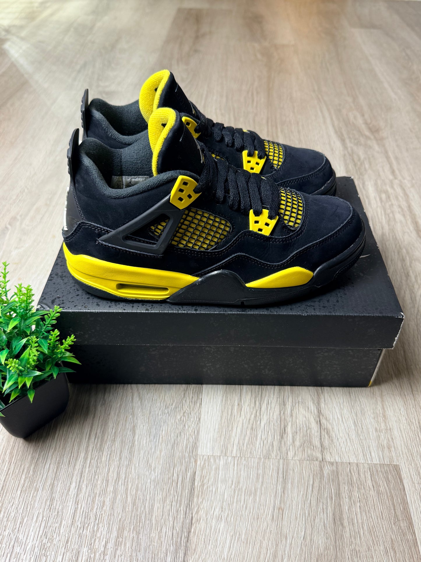 Air Jordan 4 Retro “Yellow Thunder” - Pre Loved ❤️