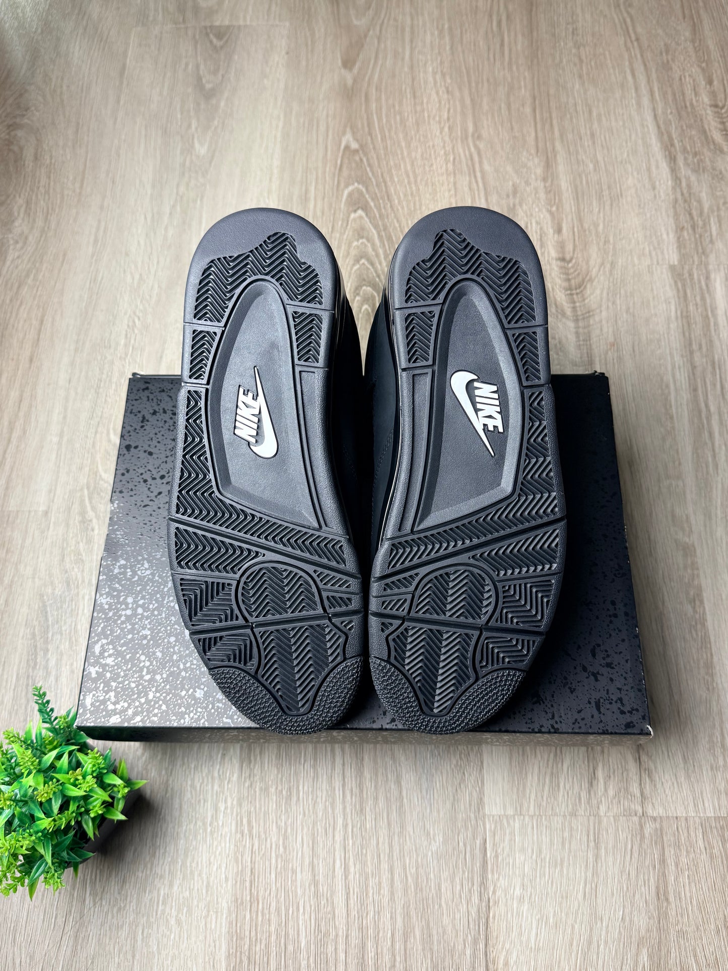 Air Jordan 4 Black Cat (2025)