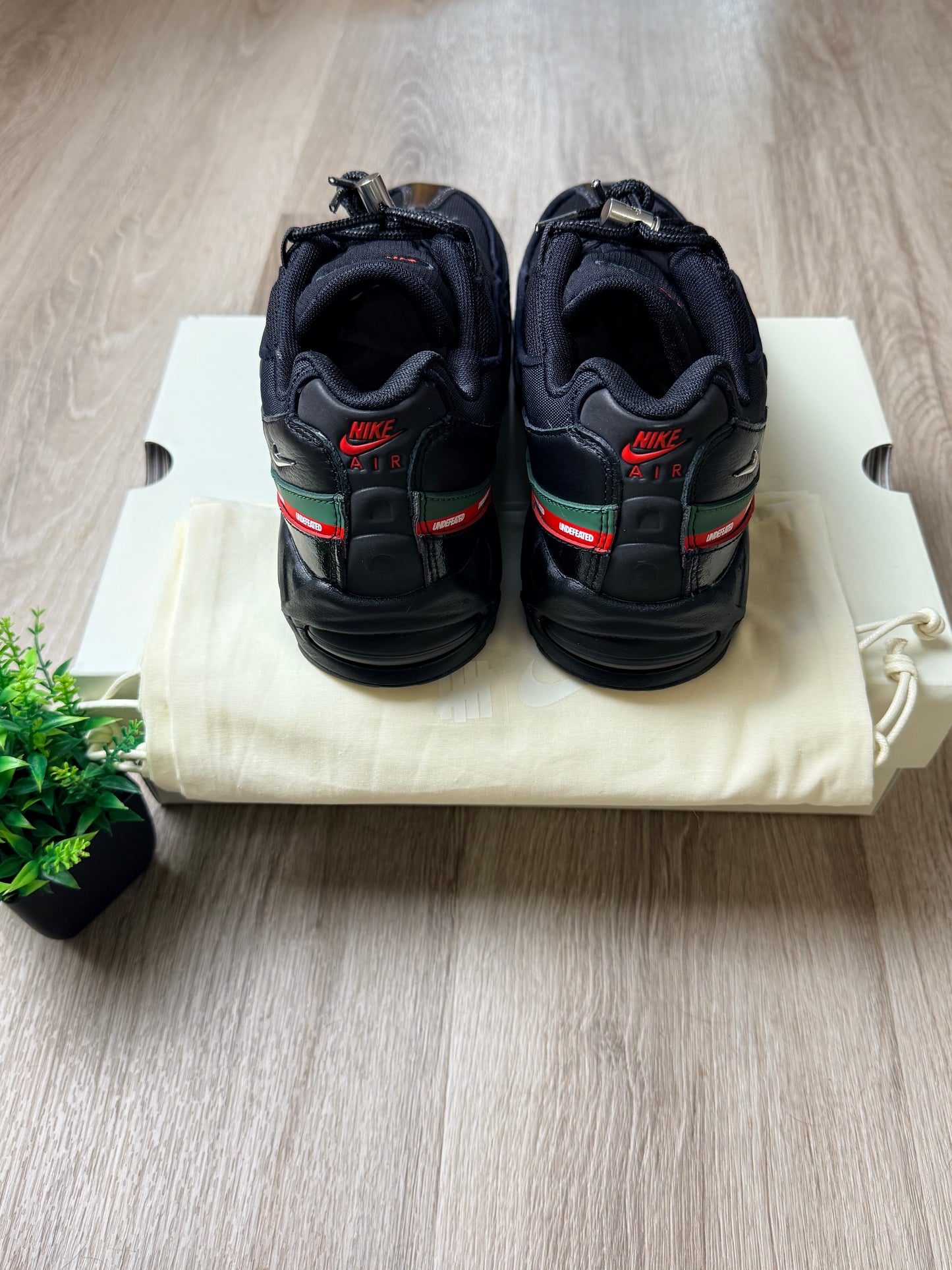 Nike x Undefeated Air Max 95 - Black