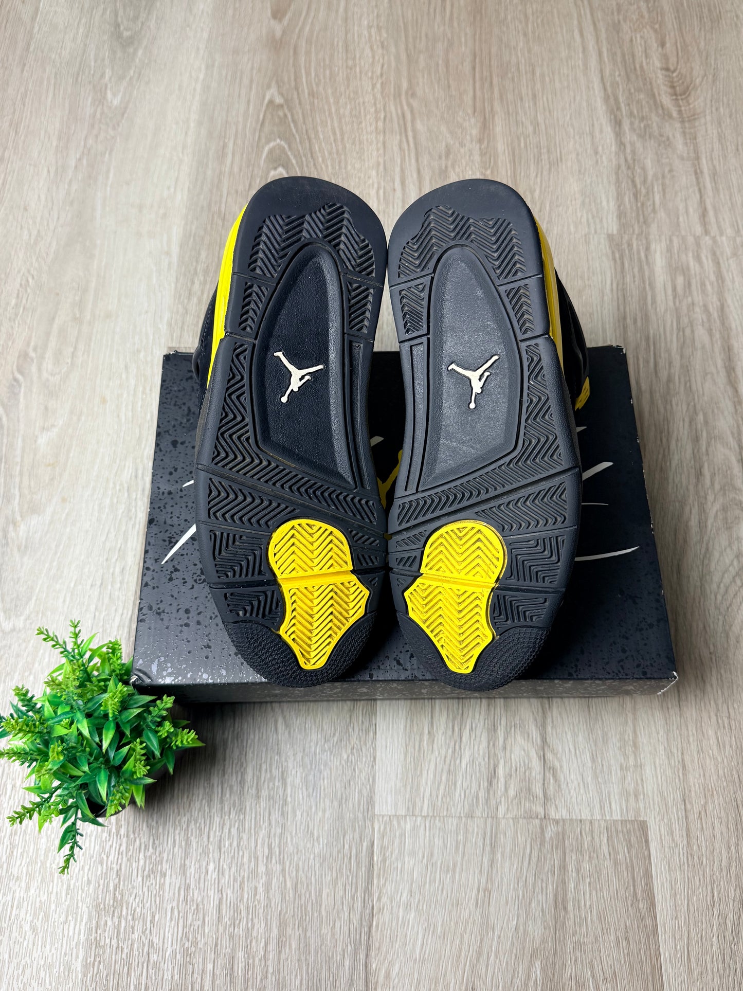 Air Jordan 4 Retro “Yellow Thunder” - Pre Loved ❤️