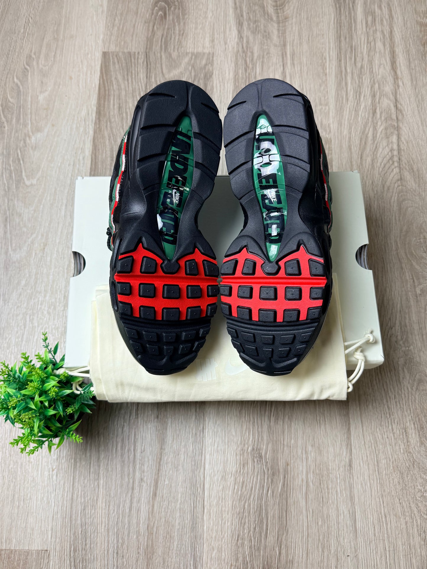 Nike x Undefeated Air Max 95 - Black