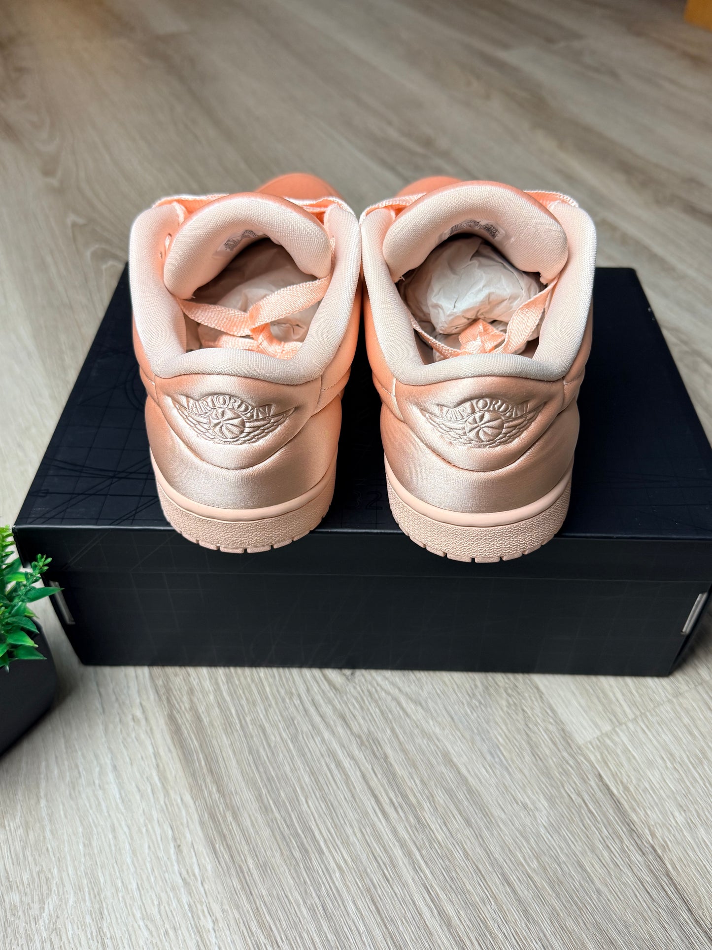 Air Jordan 1 Low Method of Make Satin Pink