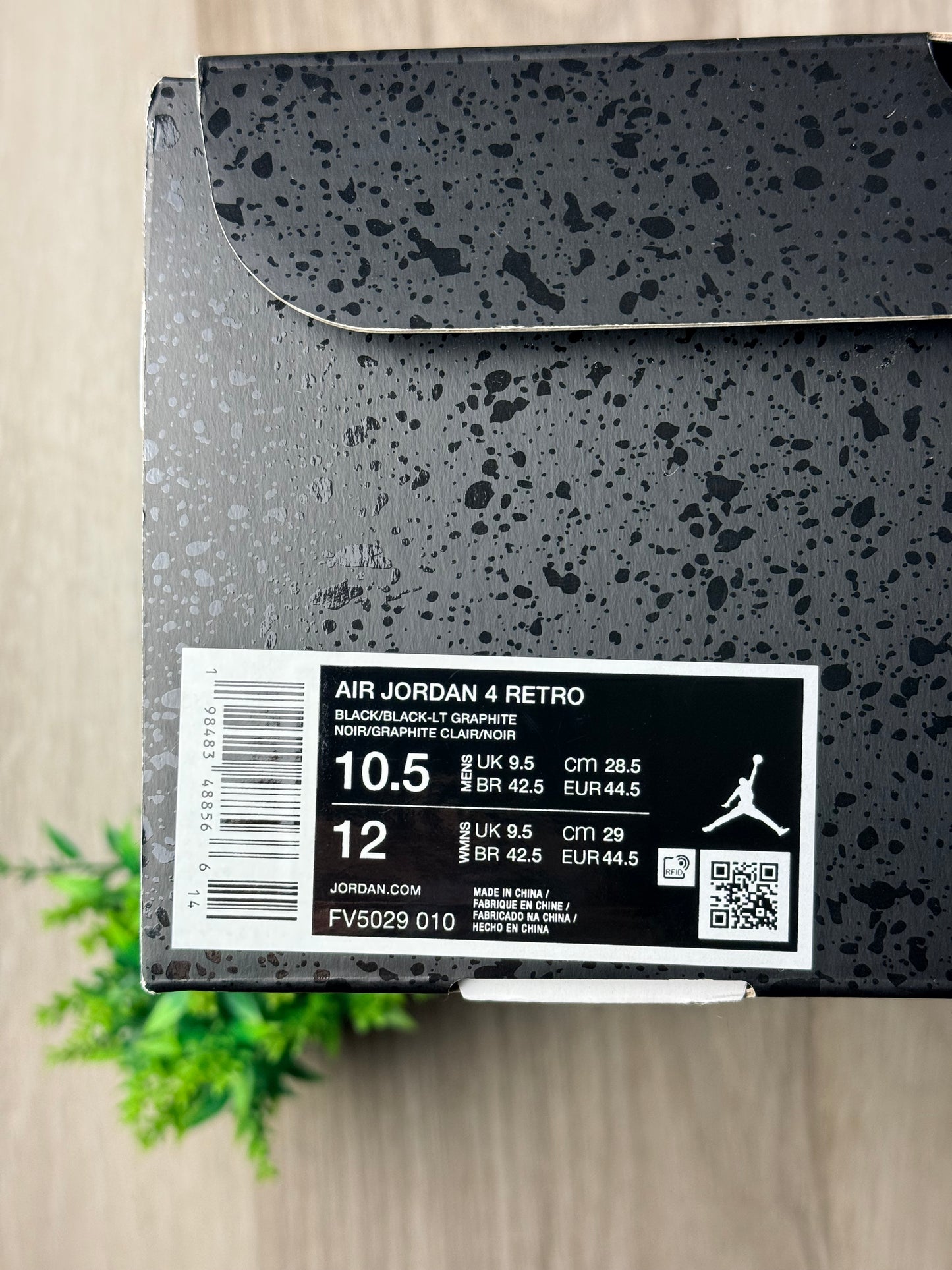 Air Jordan 4 Black Cat (2025)