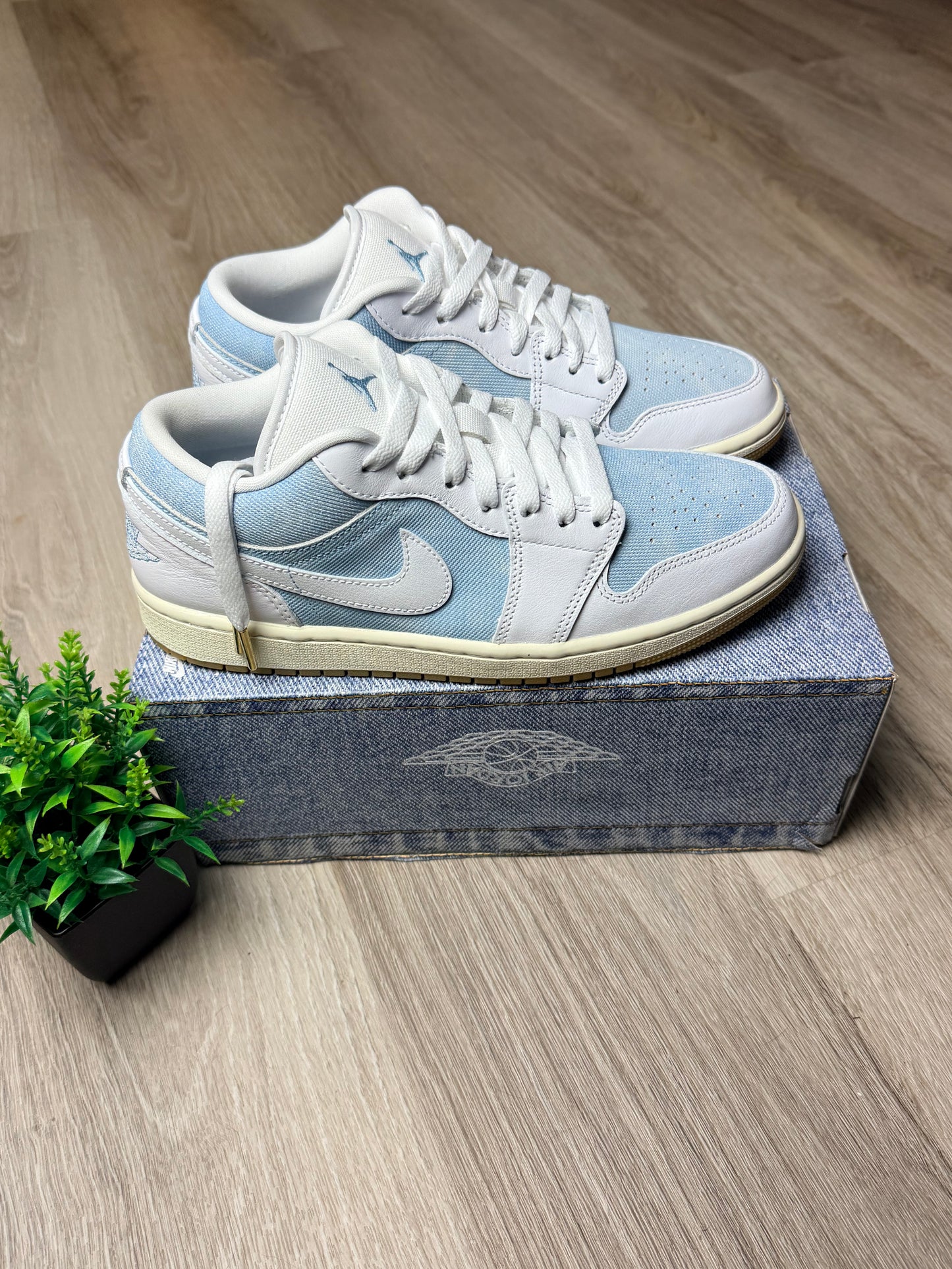 Jordan 1 Low SE 'Denim'