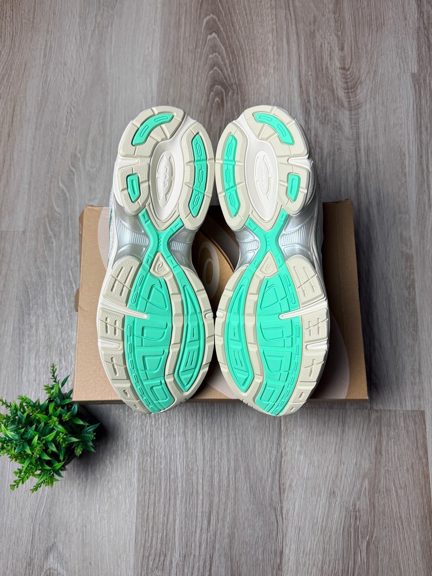 Asics Gel-1130 Pale Oak/ Menthol