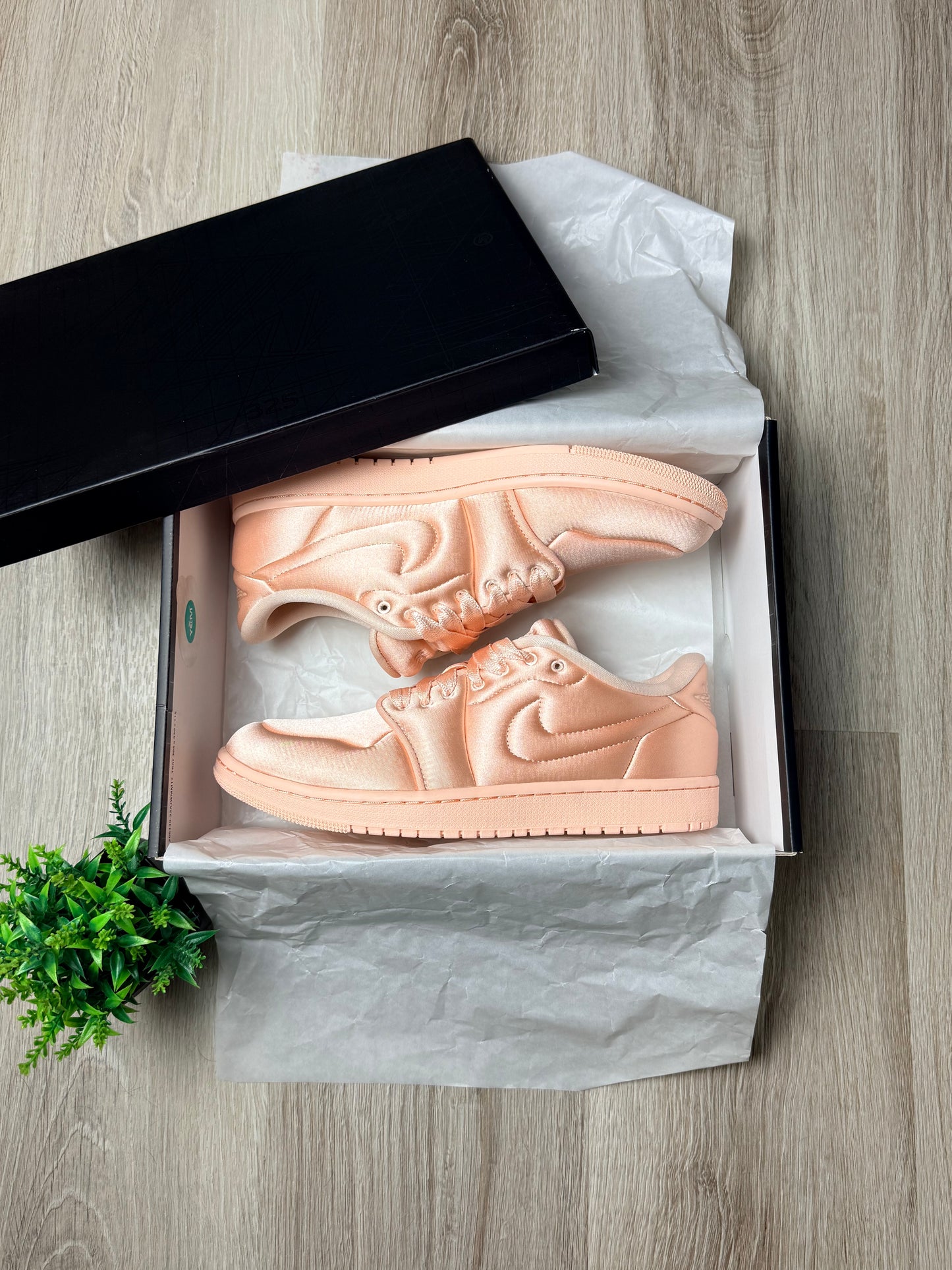 Air Jordan 1 Low Method of Make Satin Pink