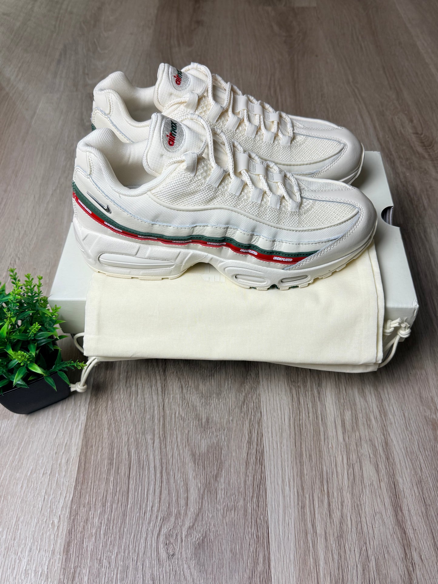 Nike x Undefeated Air Max 95 - White
