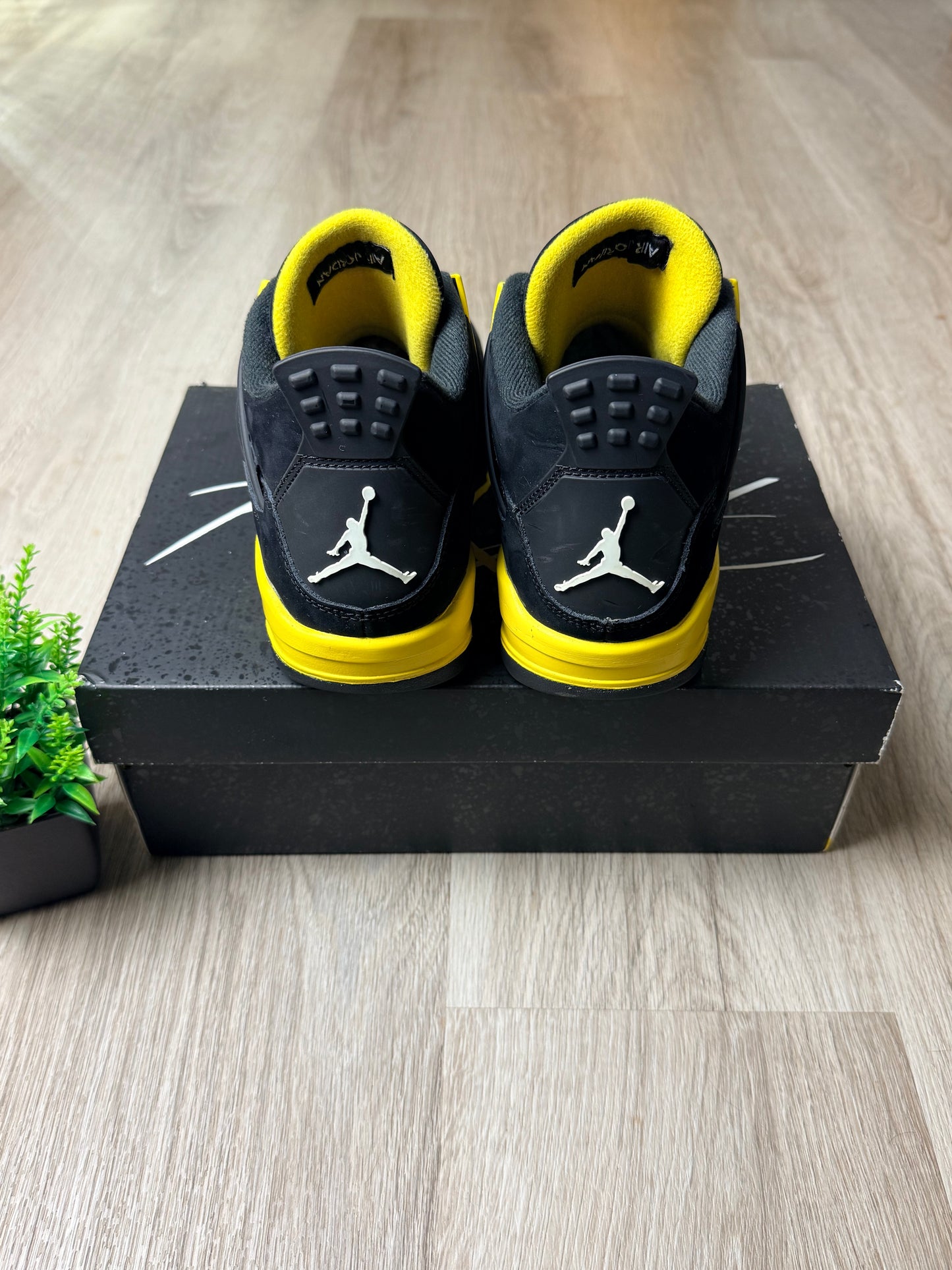 Air Jordan 4 Retro “Yellow Thunder” - Pre Loved ❤️